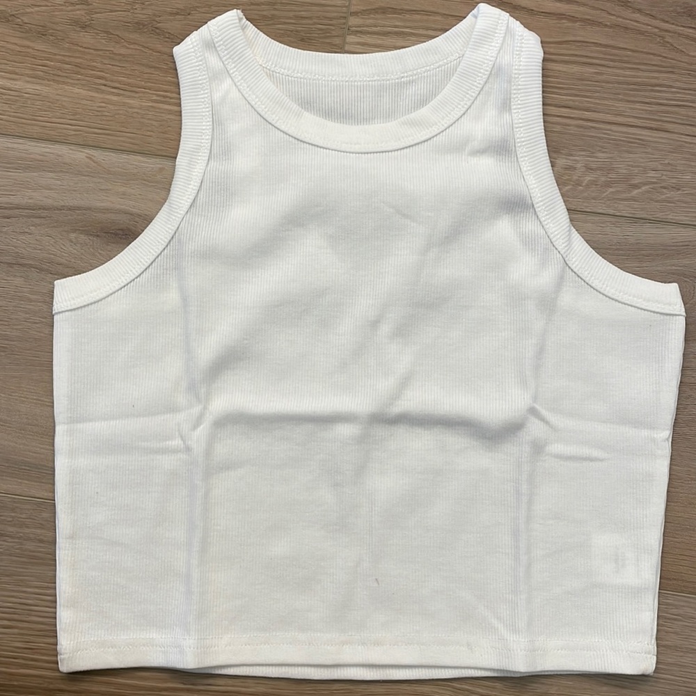 White ribbed crop tank